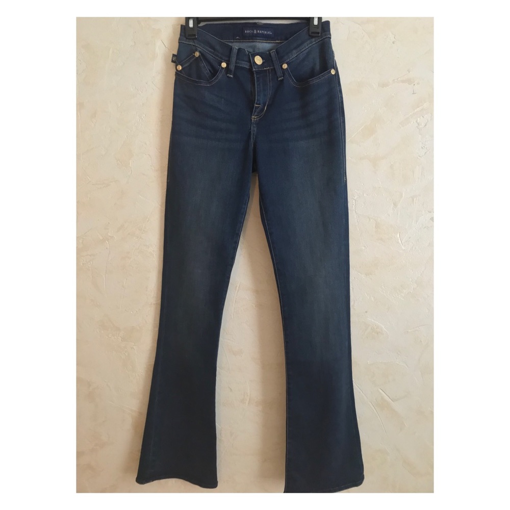 SOLD- Rock Republic Kendra Curvy fit jeans